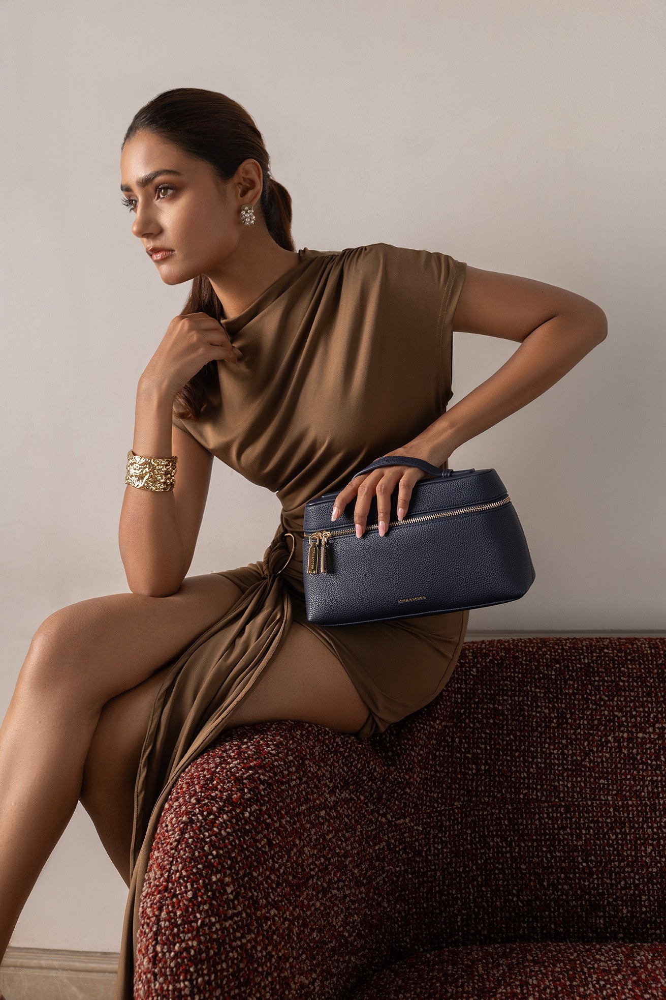 Classic Tale Crossbody Bag - Navy